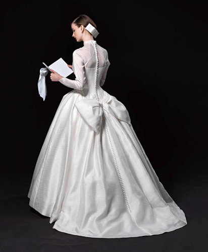 『THE WEDDING DRESS』より